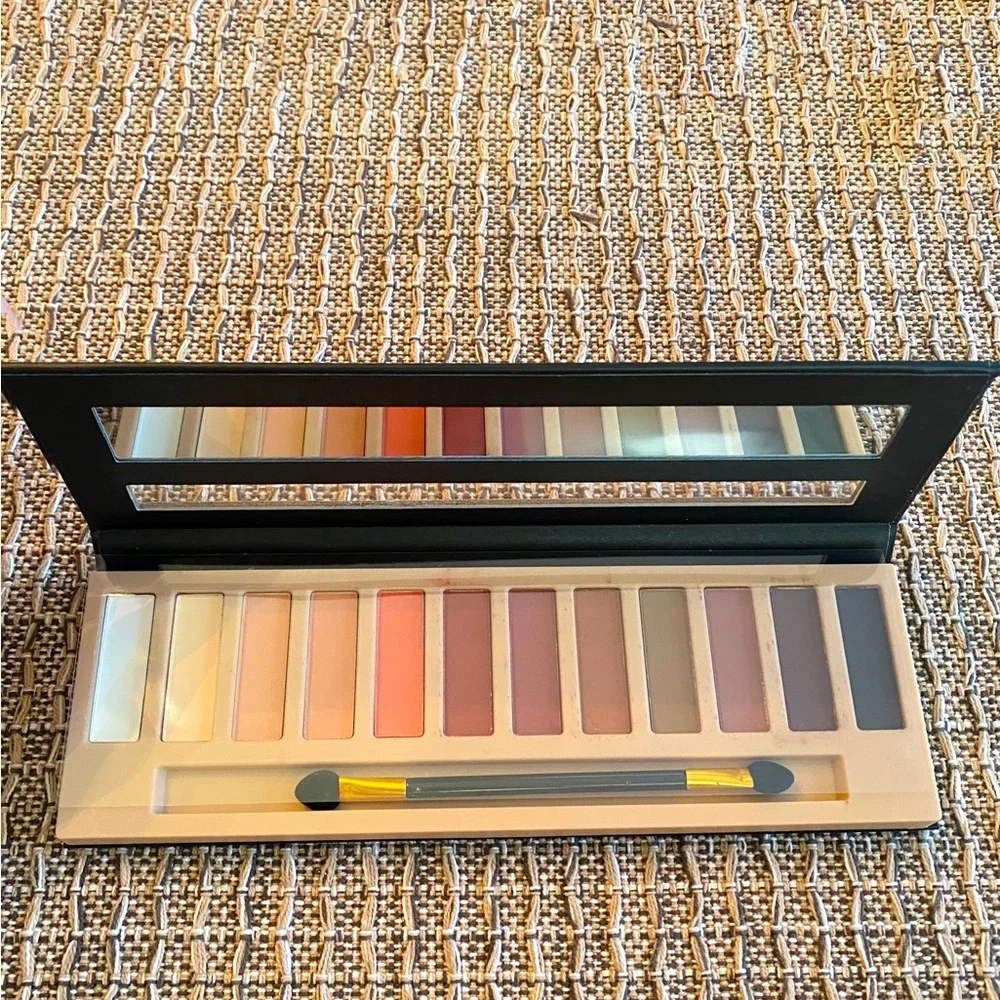 NAKED 12 matte color eyeshadow pallet New RESTOCKED